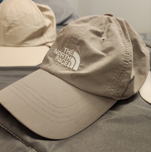 The North face hat - Picture 1 of 3